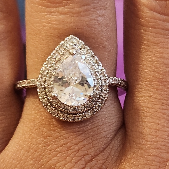 New Pear 1.5 CT 925 Sterling Silver Diamond Ring - Picture 4 of 6